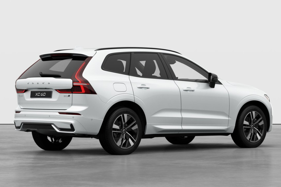 2026 Volvo XC60 - Image 4