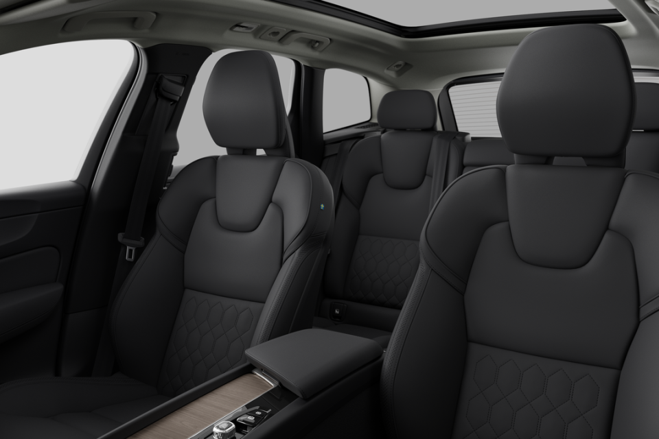 2026 Volvo XC60 - Image 12