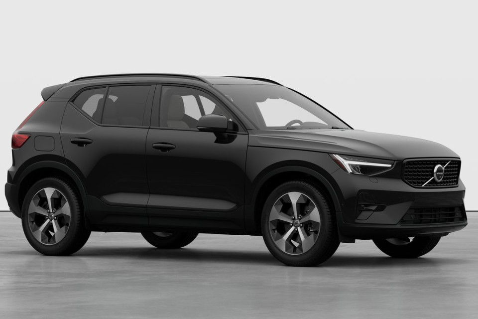 2026 Volvo XC40 - Image 3