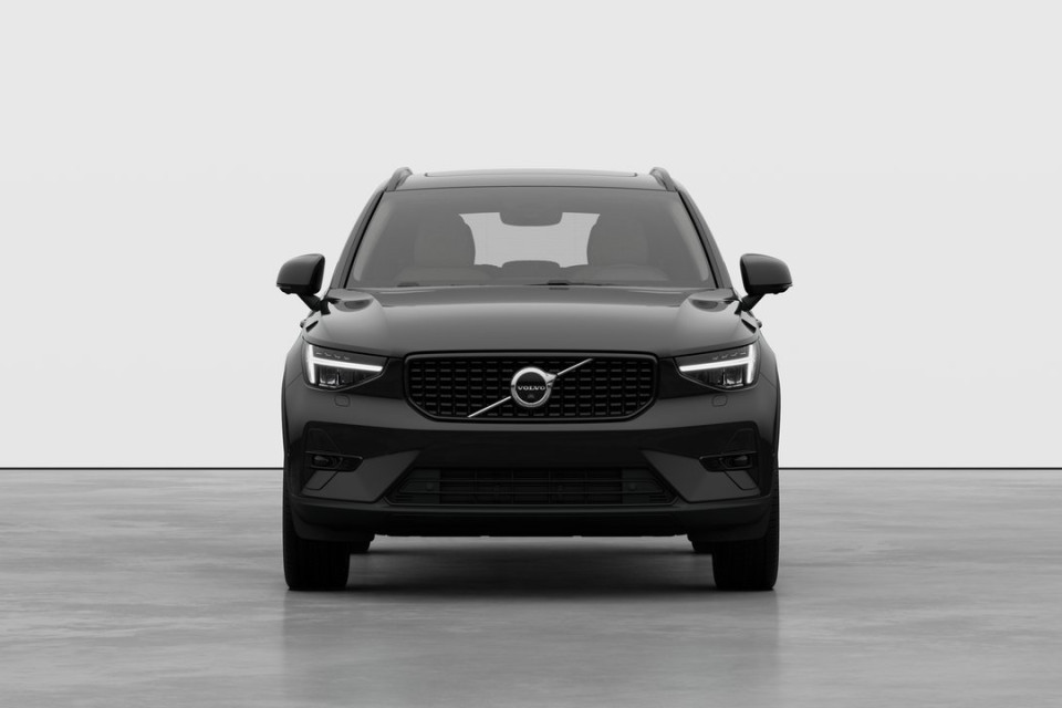 2026 Volvo XC40 - Image 5