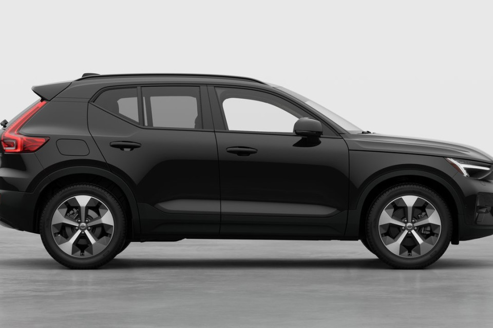 2026 Volvo XC40 - Image 7