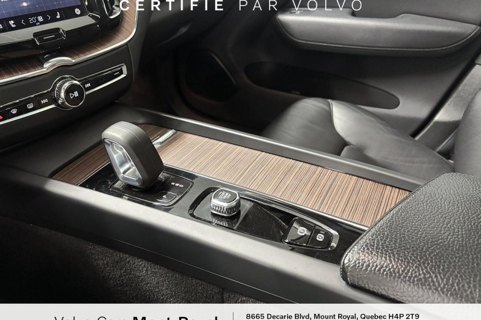2022 Volvo XC60 - Image 13