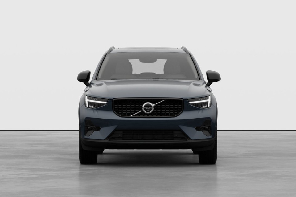 2026 Volvo XC40 - Image 5