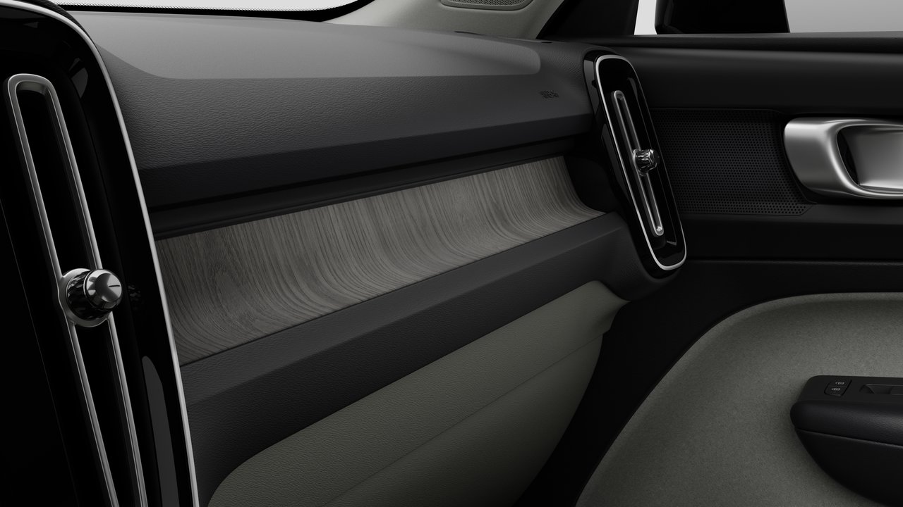 2026 Volvo XC40 - Image 9