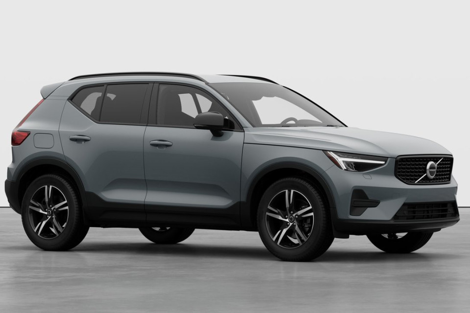 2026 Volvo XC40 - Image 3