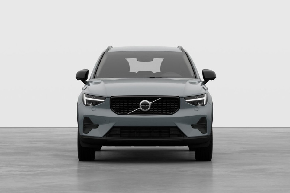 2026 Volvo XC40 - Image 5