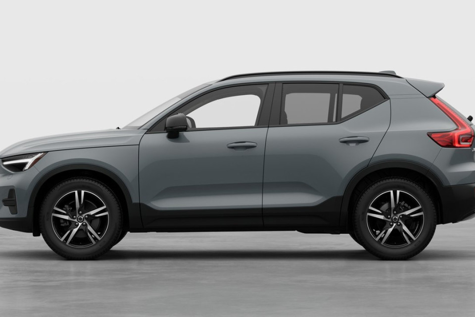 2026 Volvo XC40 - Image 8