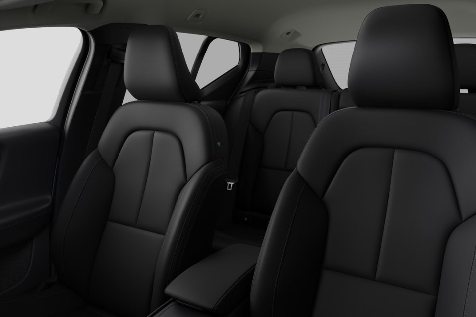 2026 Volvo XC40 - Image 12