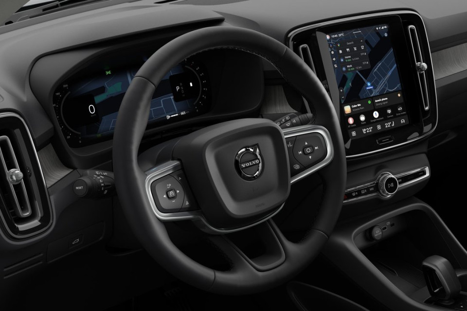 2026 Volvo XC40 - Image 14