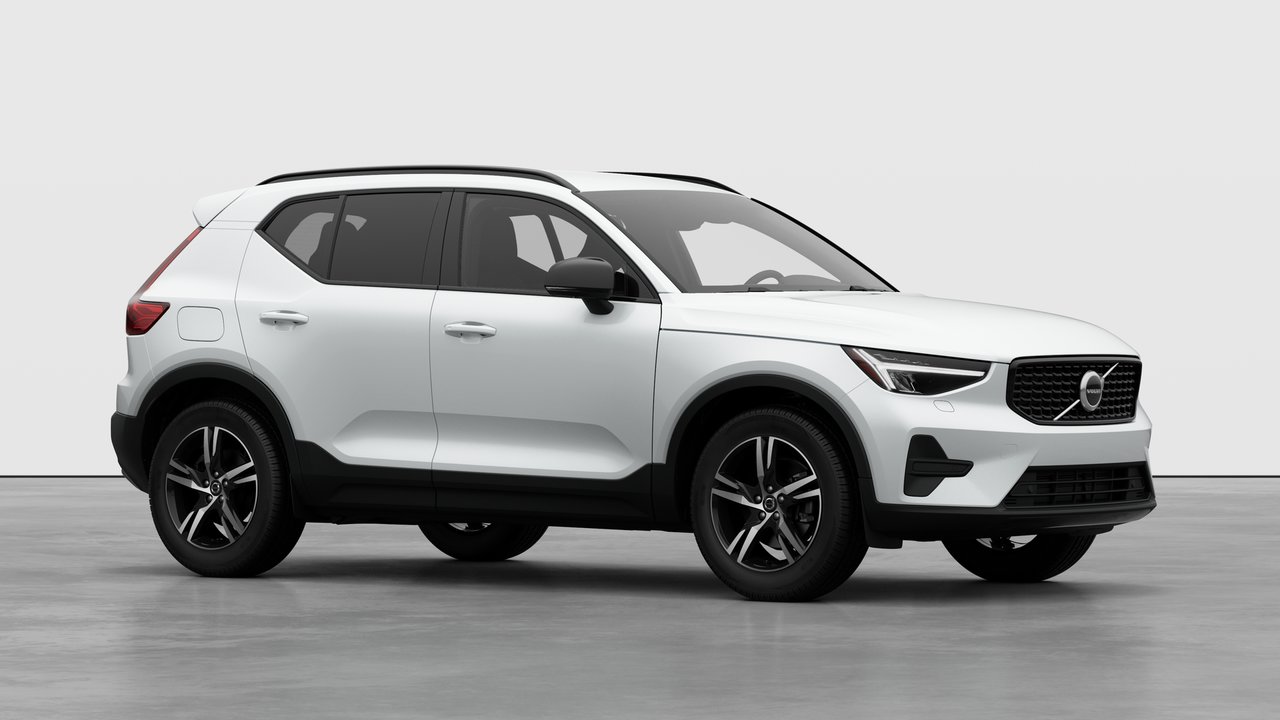 2026 Volvo XC40 - Image 3