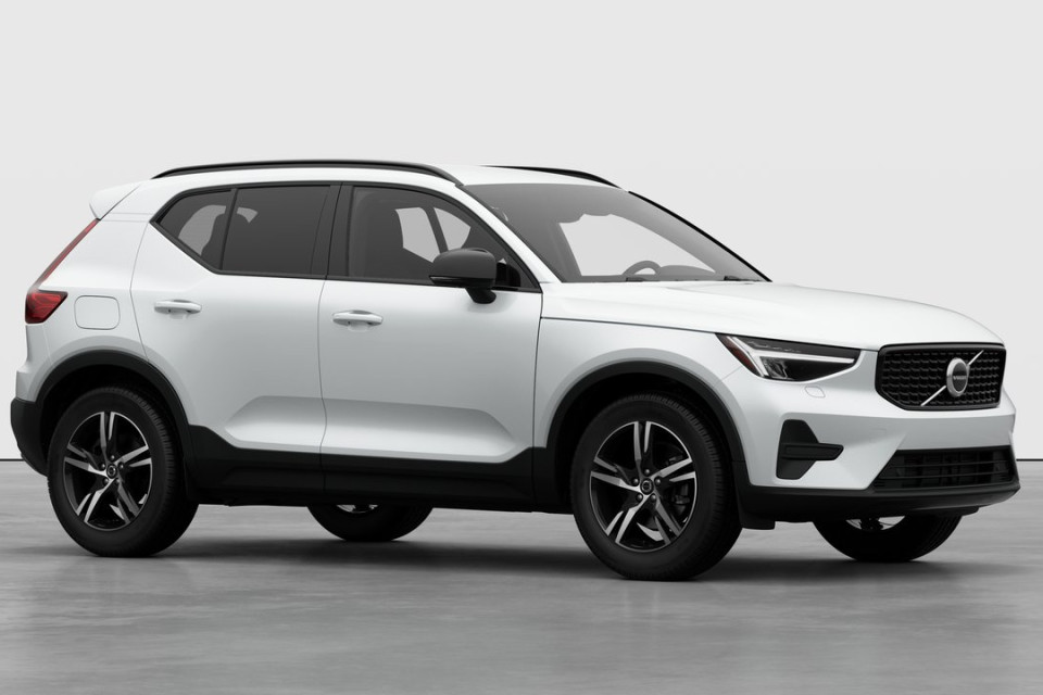 2026 Volvo XC40 - Image 3