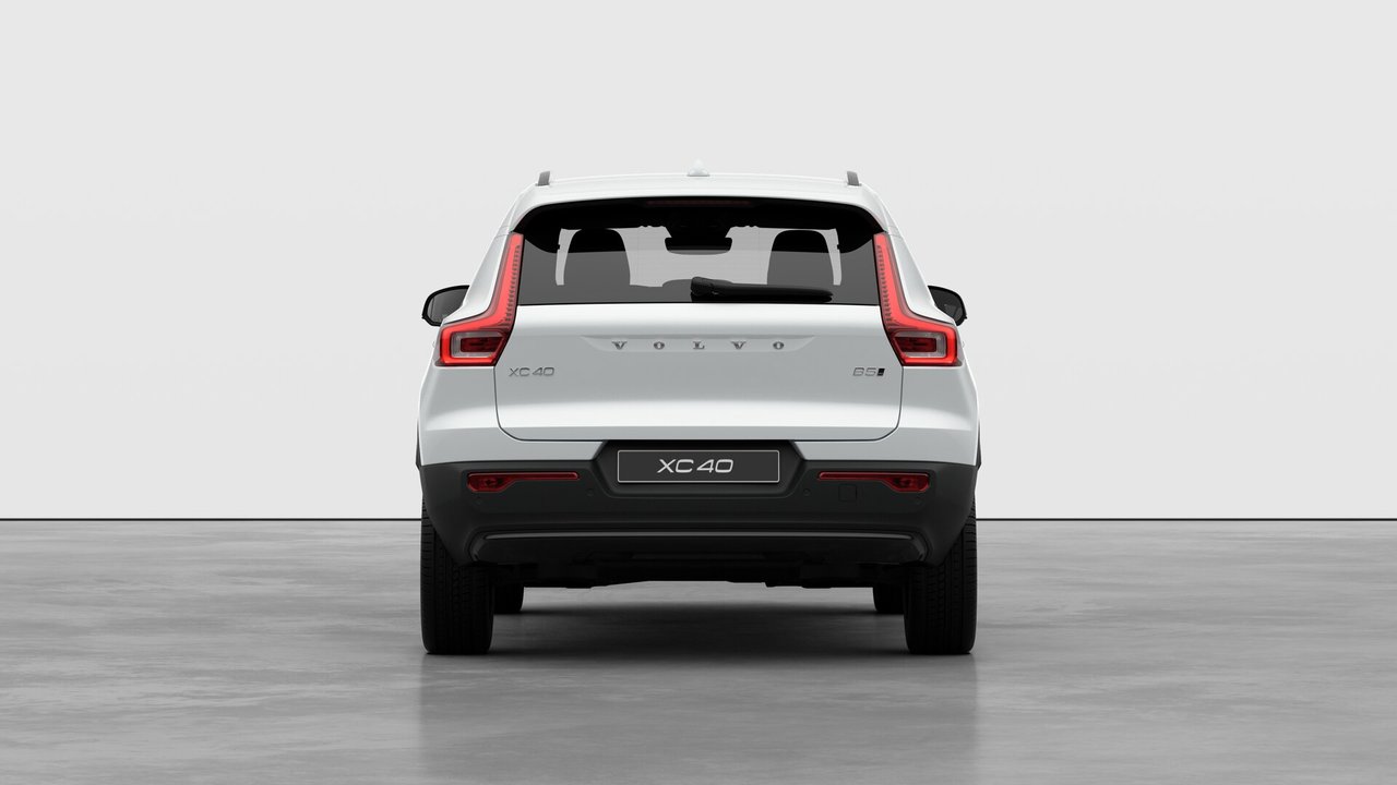 2026 Volvo XC40 - Image 6