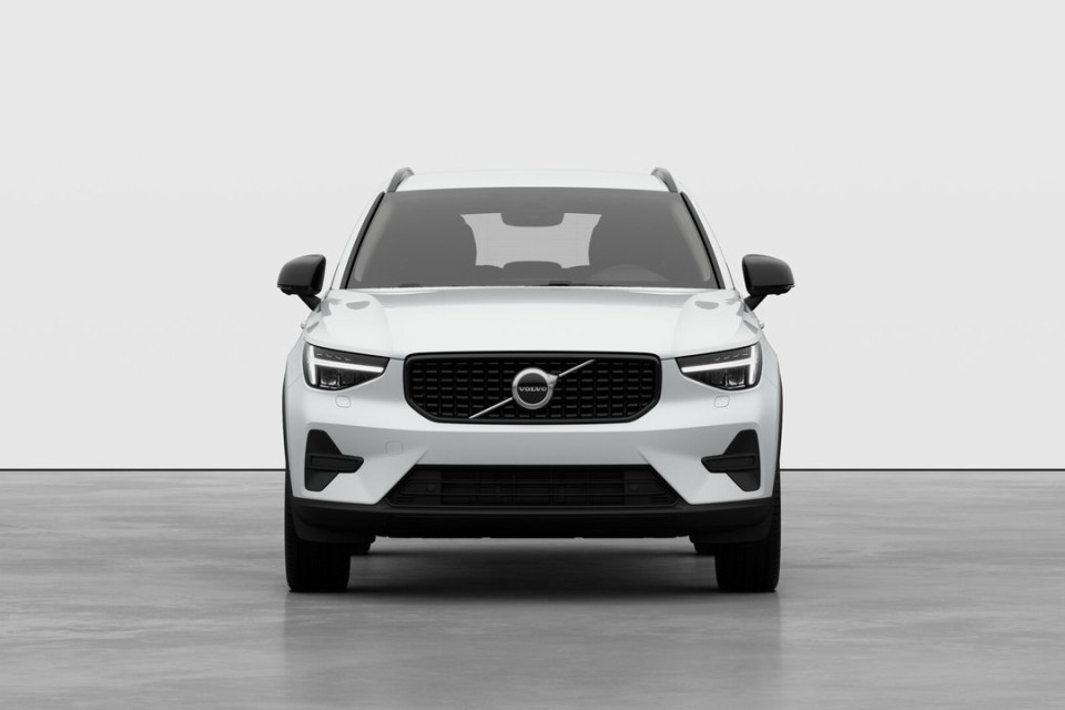 2026 Volvo XC40 - Image 5