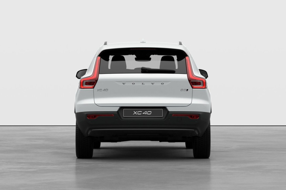2026 Volvo XC40 - Image 6