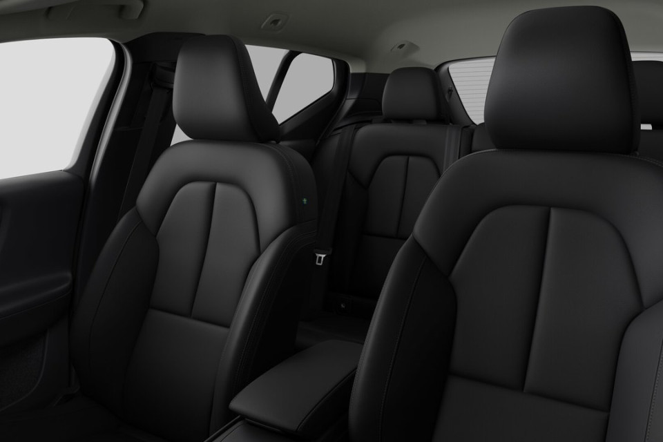 2026 Volvo XC40 - Image 12