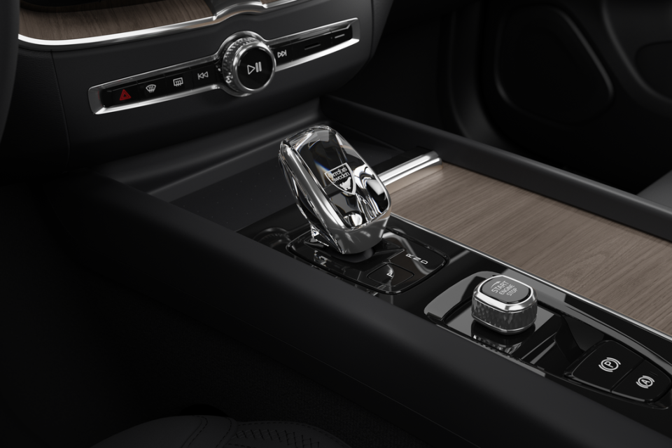 2026 Volvo XC60 - Image 11