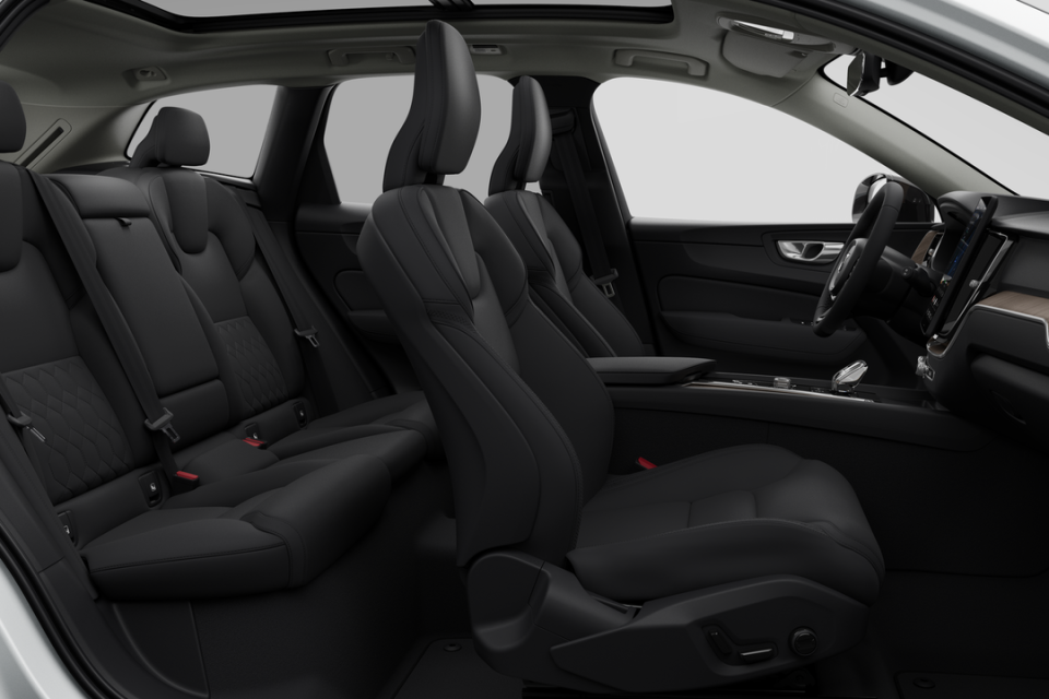 2026 Volvo XC60 - Image 13