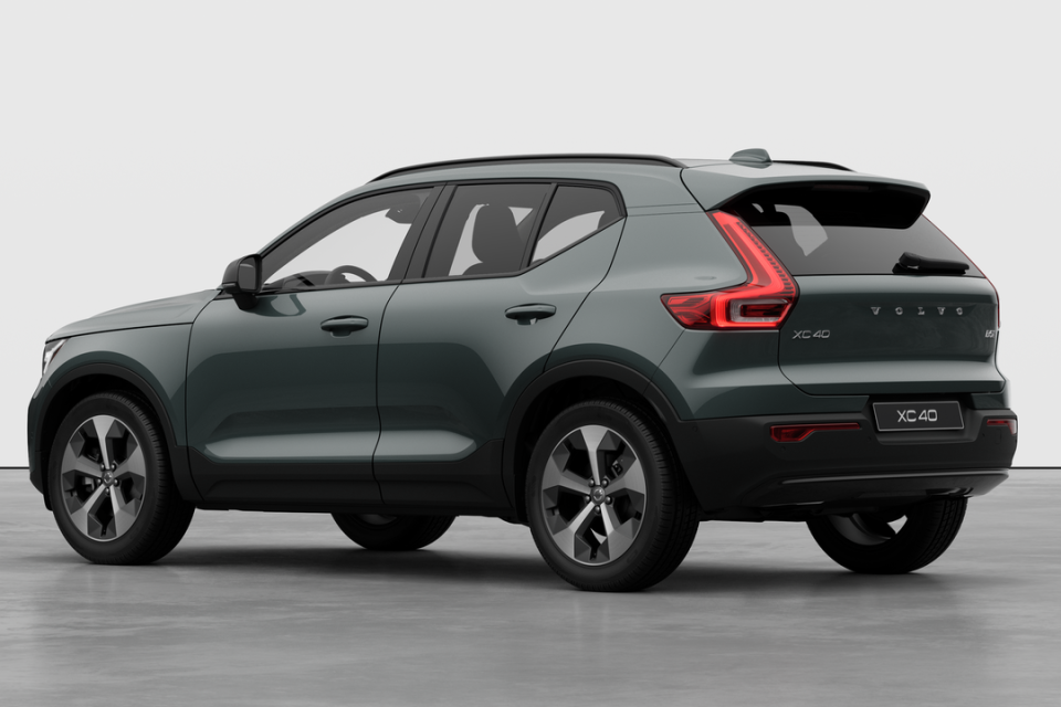 2026 Volvo XC40 - Image 2