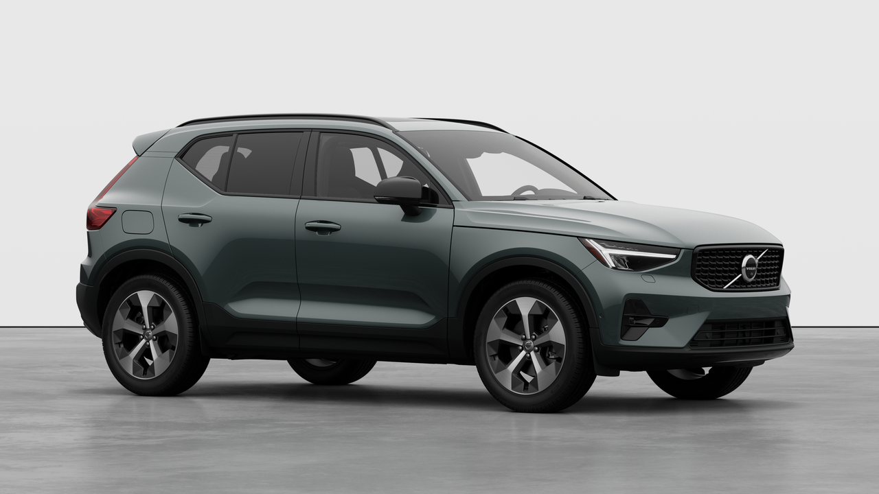2026 Volvo XC40 - Image 3