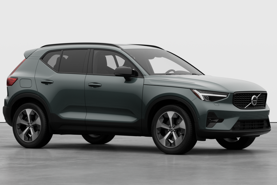 2026 Volvo XC40 - Image 3