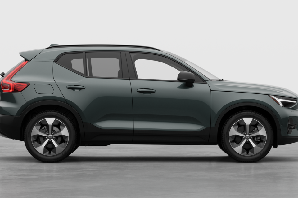 2026 Volvo XC40 - Image 7