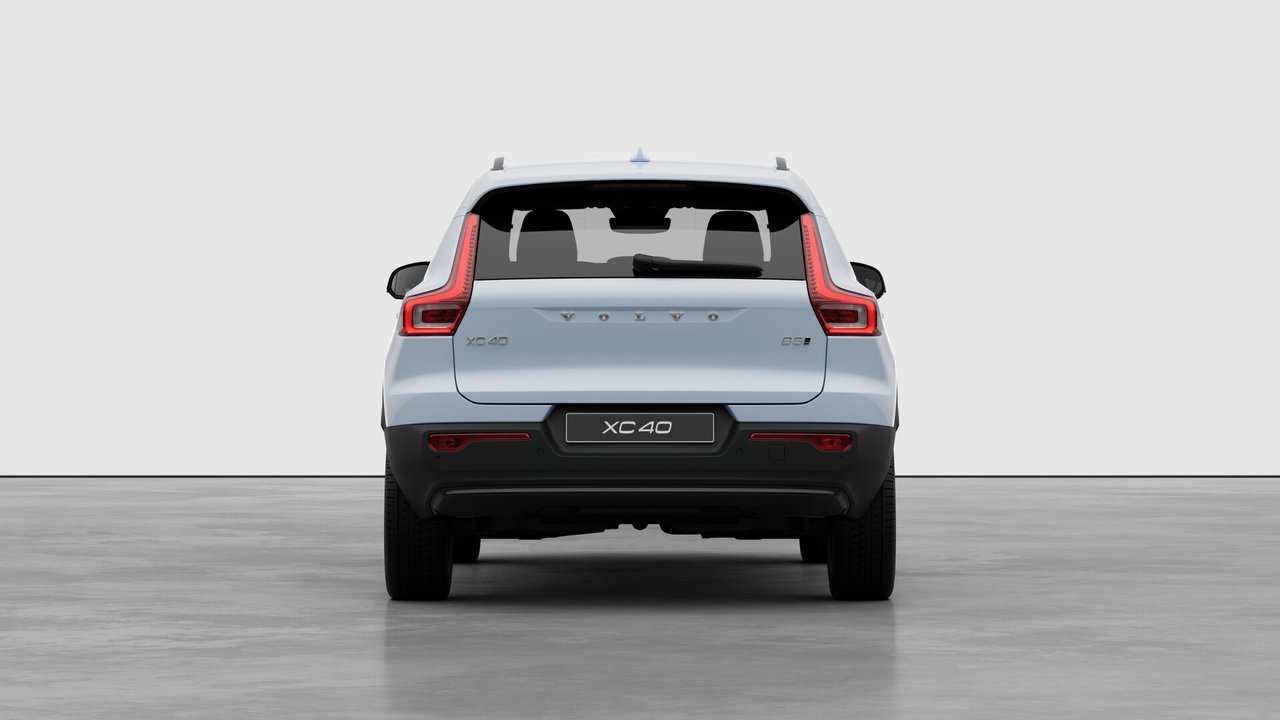 2026 Volvo XC40 - Image 6