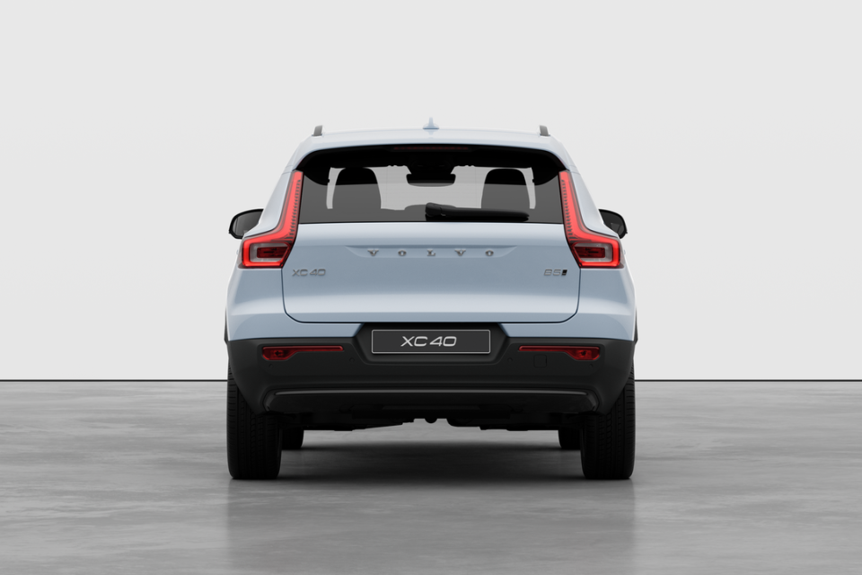 2026 Volvo XC40 - Image 6