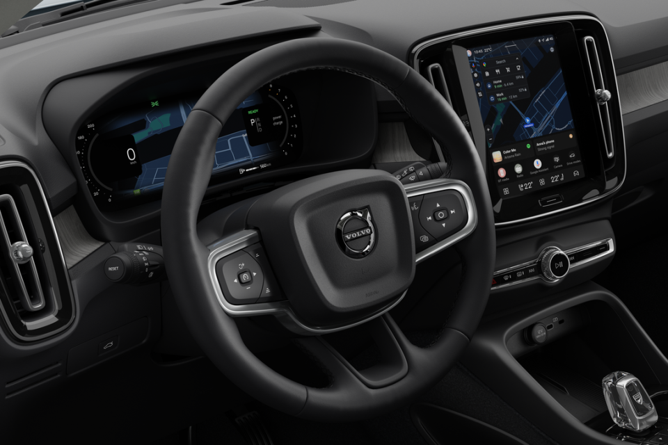 2026 Volvo XC40 - Image 14