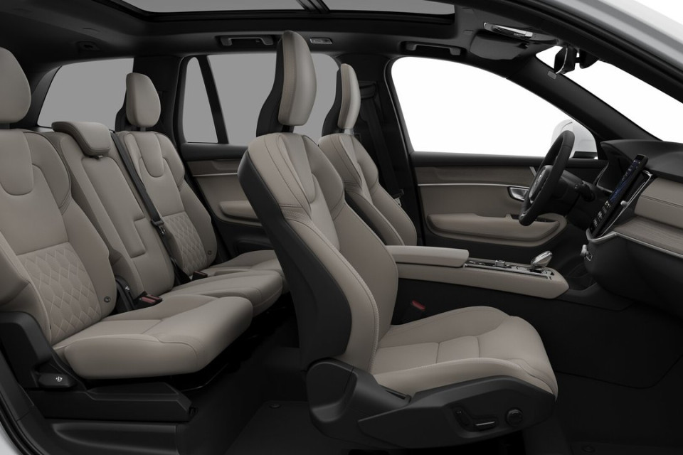 2026 Volvo XC90 - Image 13