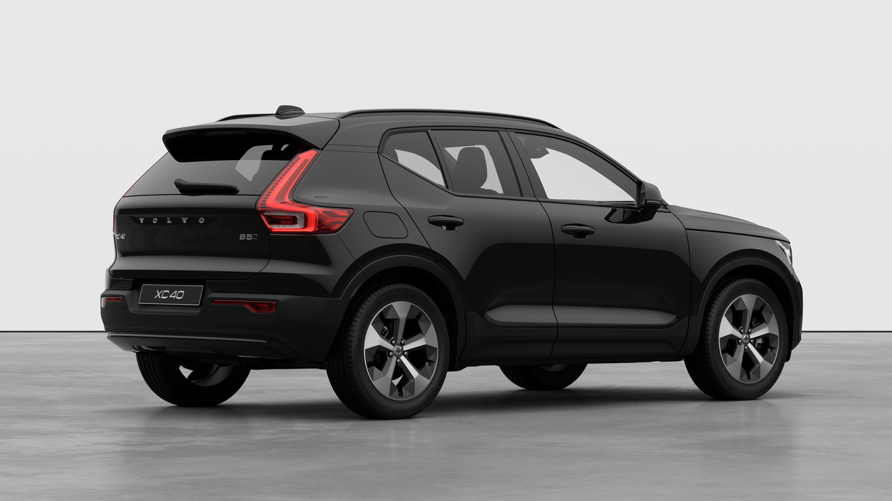 2026 Volvo XC40 - Image 4