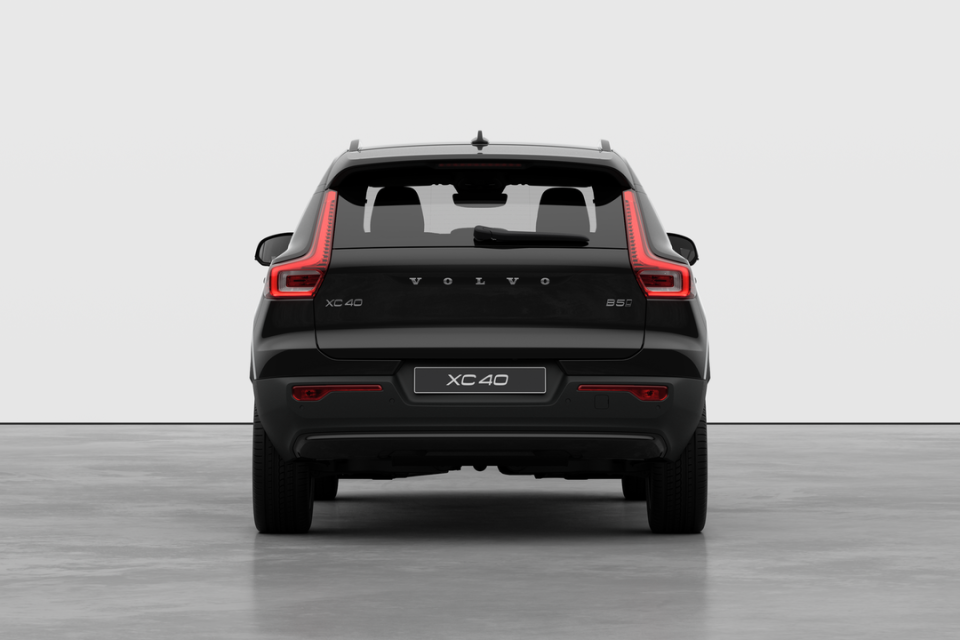 2026 Volvo XC40 - Image 6