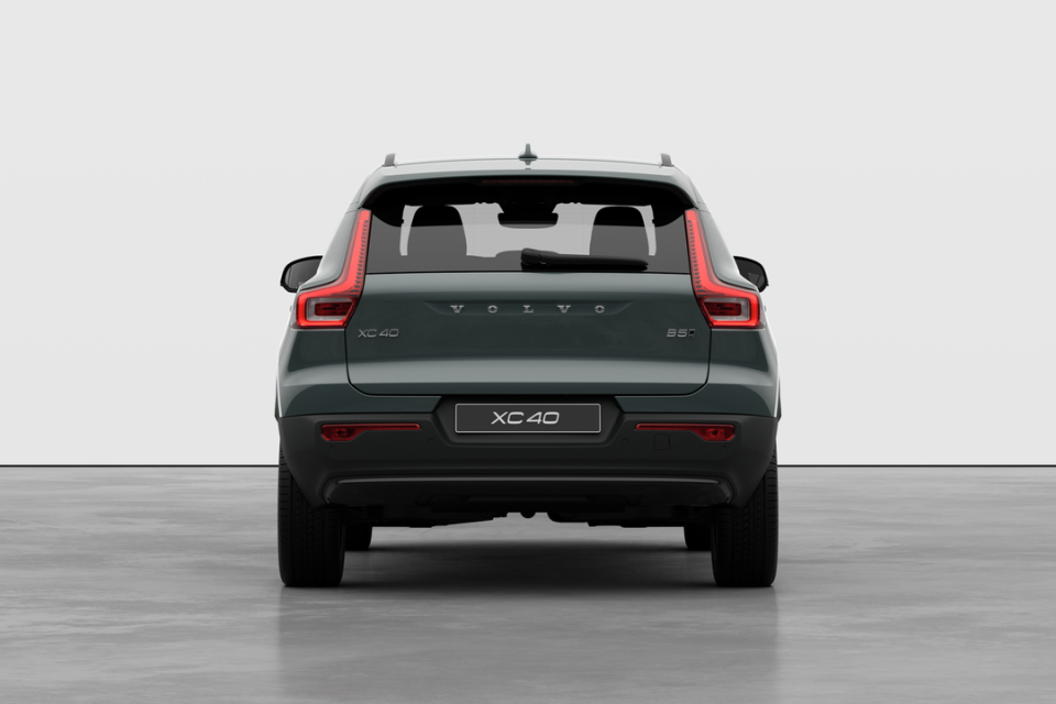 2026 Volvo XC40 - Image 6