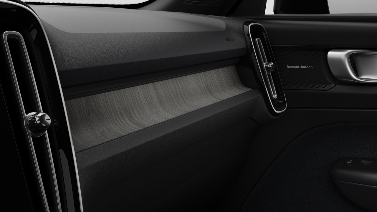 2026 Volvo XC40 - Image 9