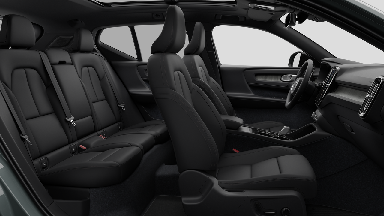 2026 Volvo XC40 - Image 13