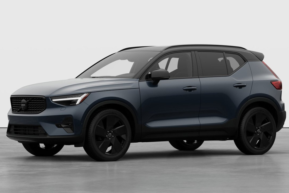 2026 Volvo XC40 - Image 1