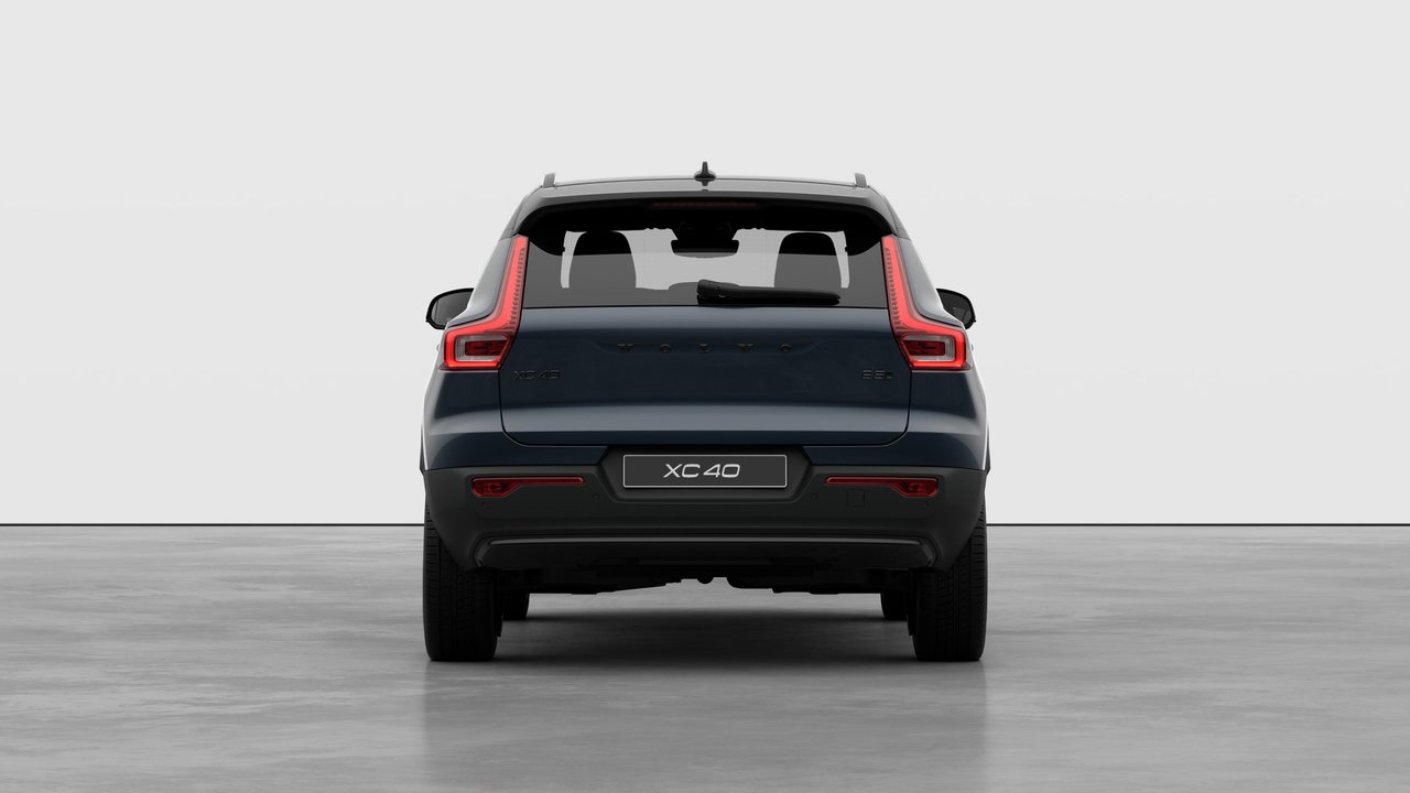 2026 Volvo XC40 - Image 6
