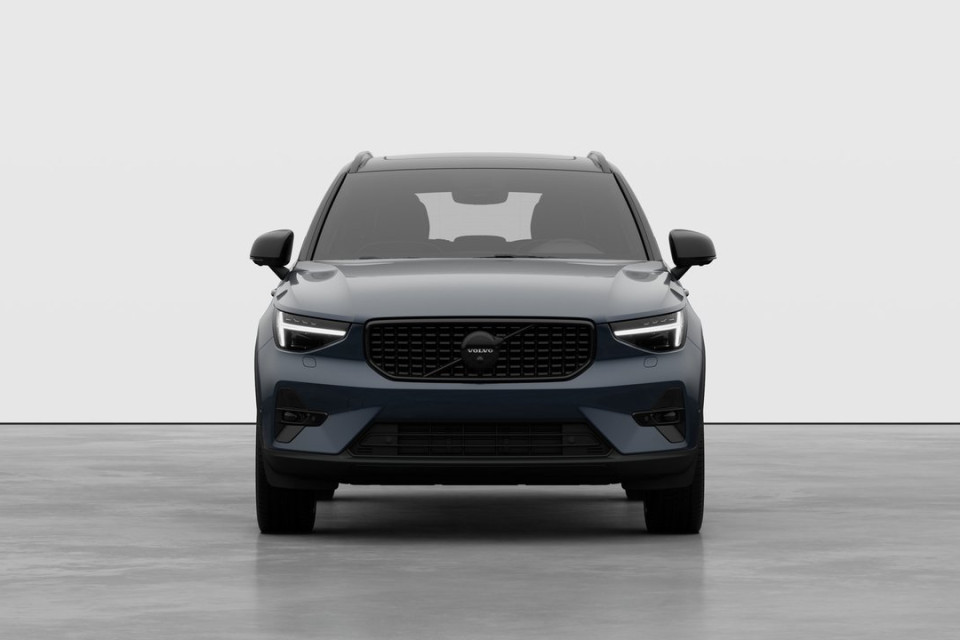 2026 Volvo XC40 - Image 5