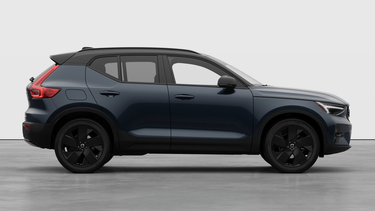 2026 Volvo XC40 - Image 7