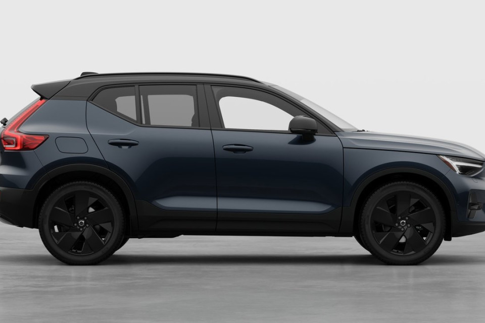 2026 Volvo XC40 - Image 7
