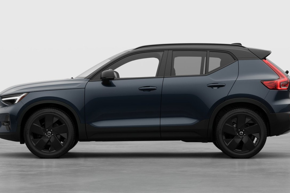 2026 Volvo XC40 - Image 8