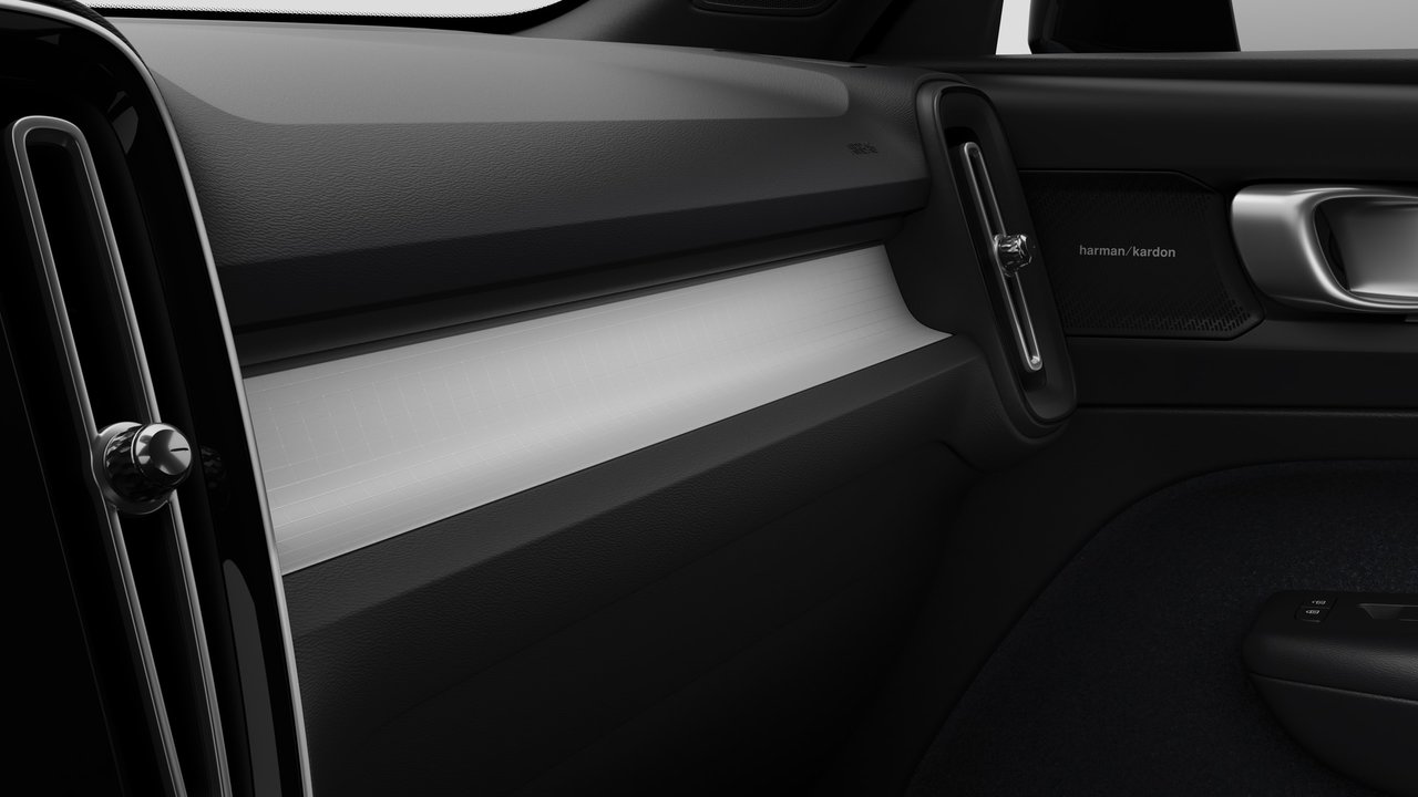 2026 Volvo XC40 - Image 9