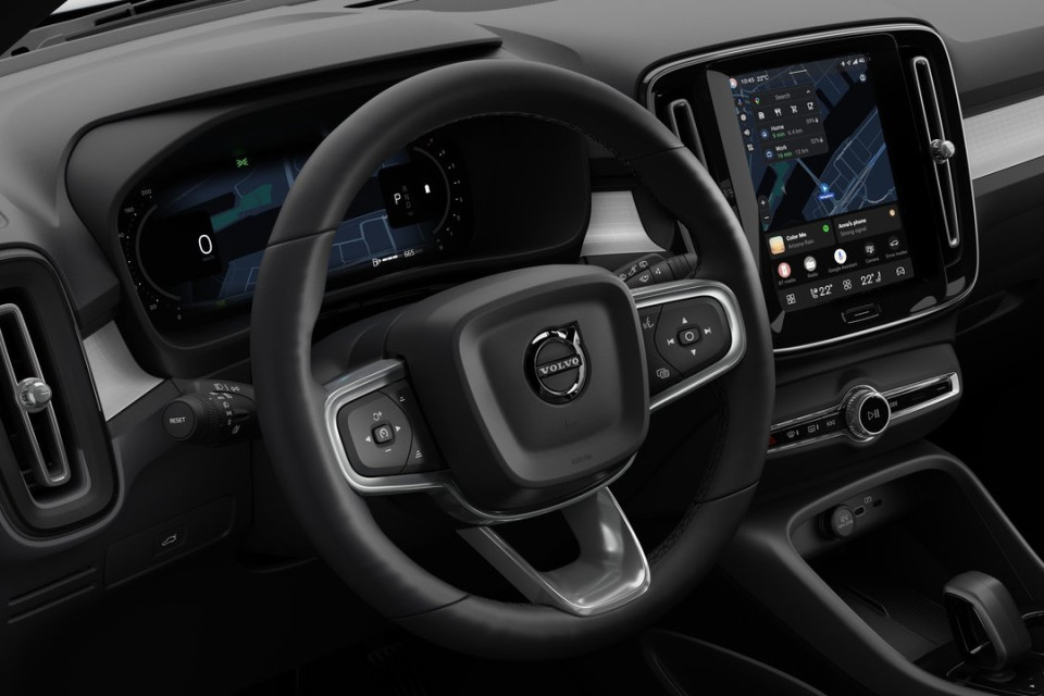 2026 Volvo XC40 - Image 14