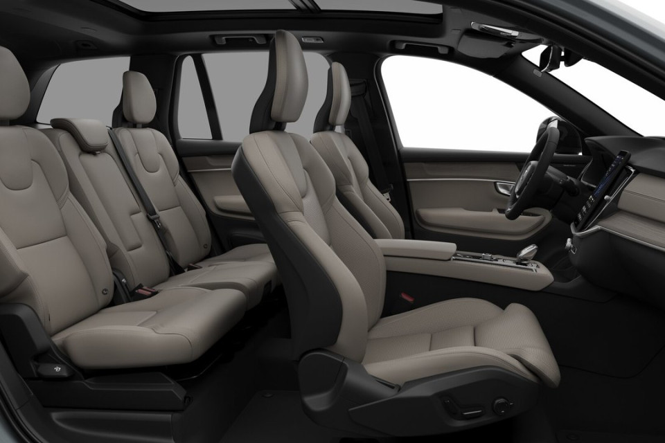 2026 Volvo XC90 - Image 13