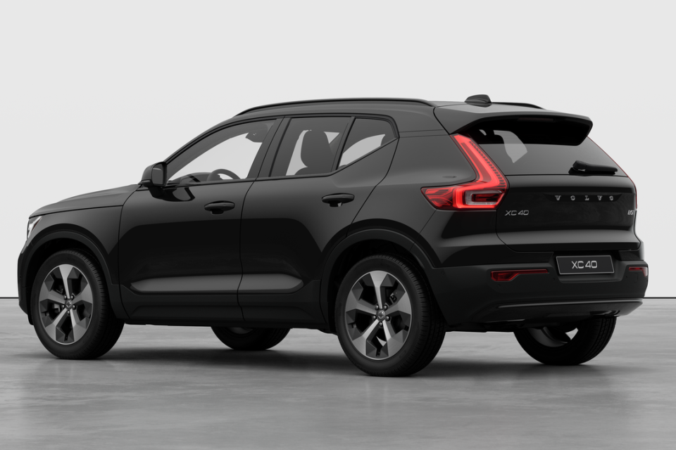 2026 Volvo XC40 - Image 2