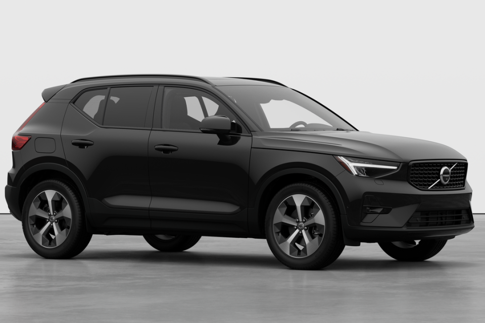 2026 Volvo XC40 - Image 3