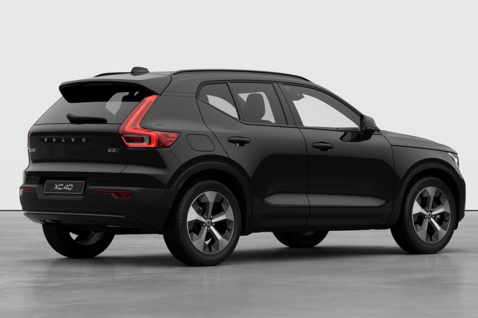 2026 Volvo XC40 - Image 4