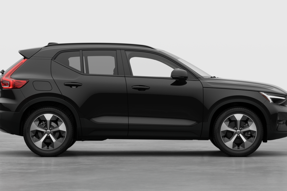 2026 Volvo XC40 - Image 7