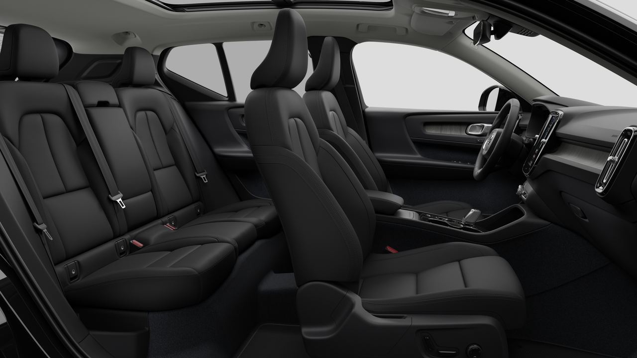 2026 Volvo XC40 - Image 13