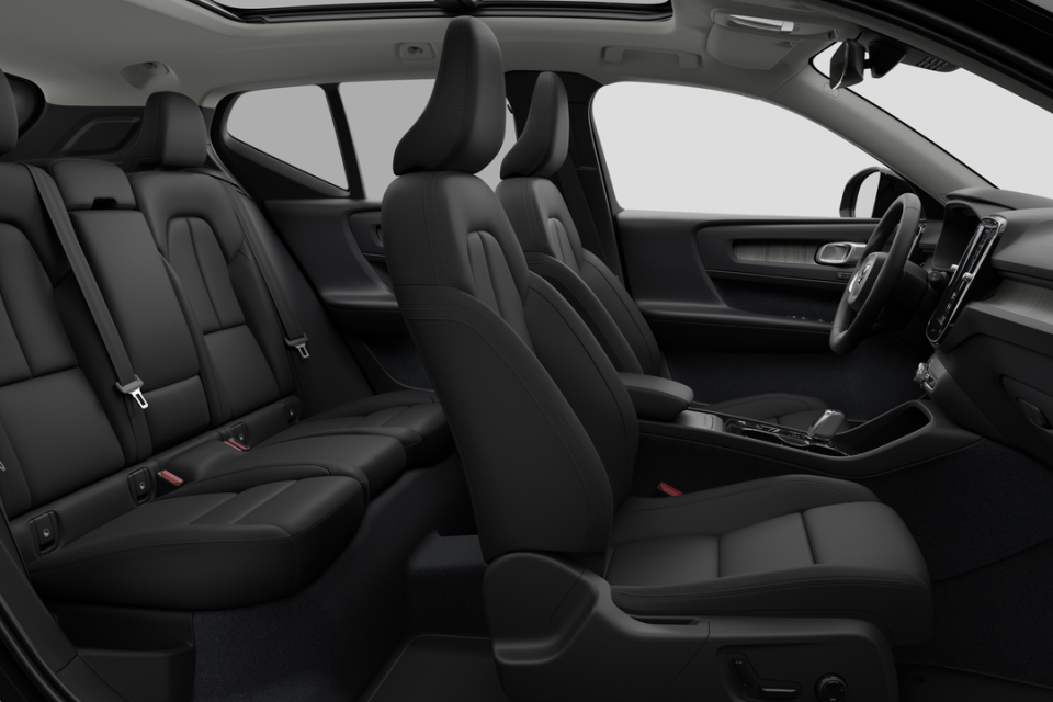 2026 Volvo XC40 - Image 13