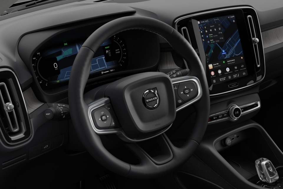 2026 Volvo XC40 - Image 14